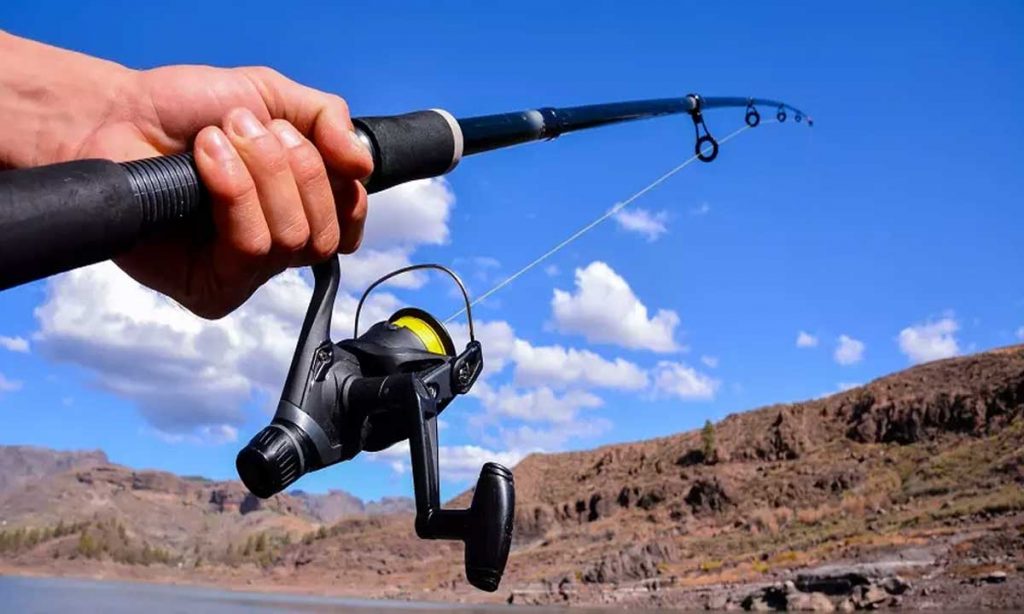 How to Change a Fishing Reel From Right to Left-Handed